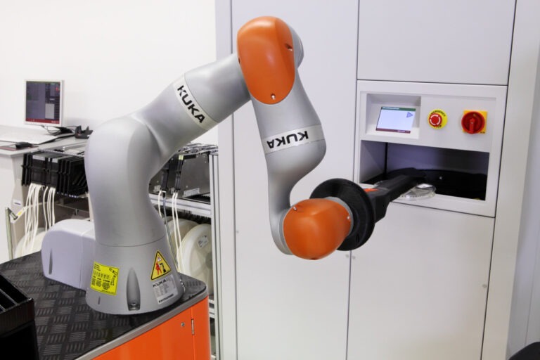 Cobot, Soluzioni Complete Di Robotica Collaborativa | Sir Robotics